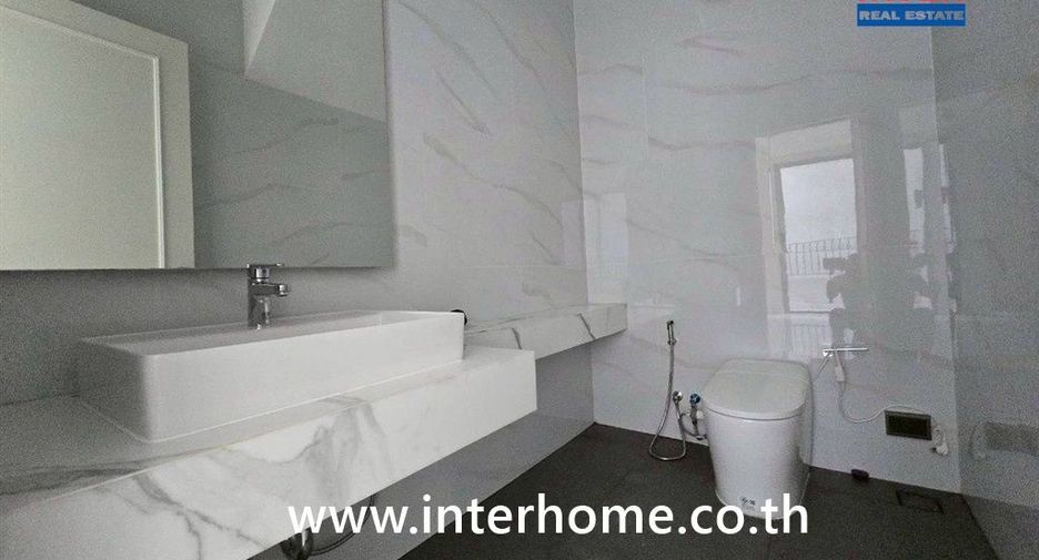 For sale 5 bedrooms house in Bang Khen, Bangkok