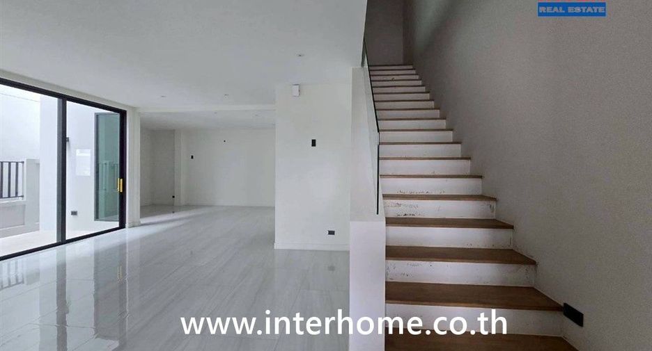 For sale 5 bedrooms house in Bang Khen, Bangkok