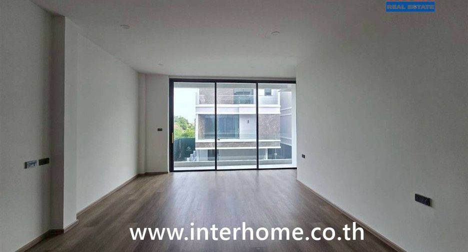 For sale 5 bedrooms house in Bang Khen, Bangkok