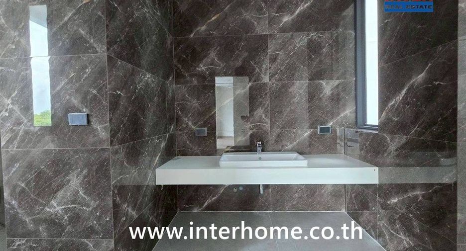 For sale 5 bedrooms house in Bang Khen, Bangkok