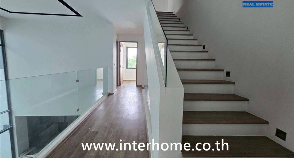 For sale 5 bedrooms house in Bang Khen, Bangkok