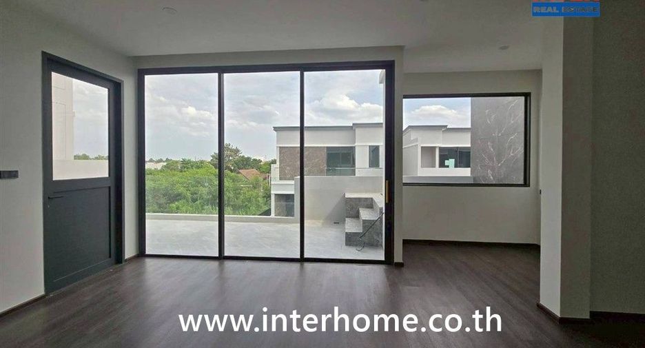 For sale 5 bedrooms house in Bang Khen, Bangkok