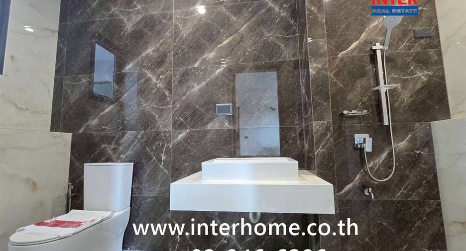 For sale 5 bedrooms house in Bang Khen, Bangkok