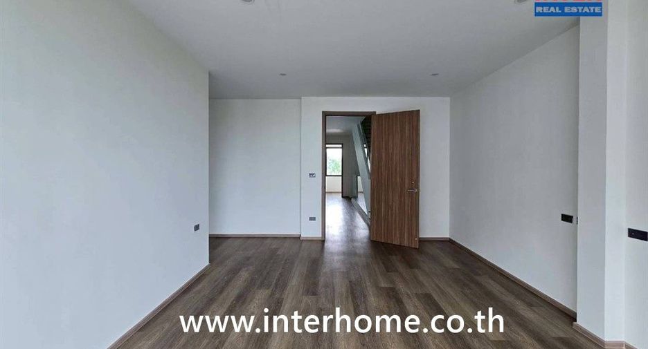 For sale 5 bedrooms house in Bang Khen, Bangkok