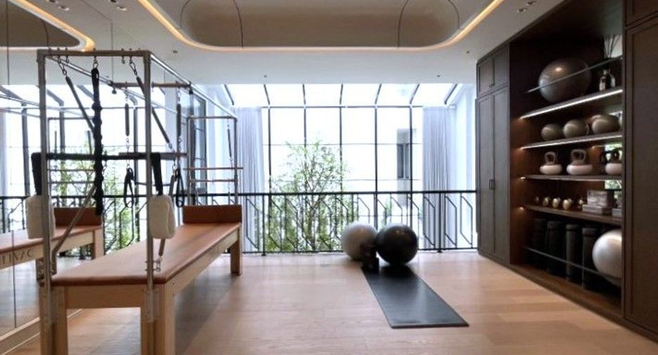 For sale 4 bedrooms house in Suan Luang, Bangkok