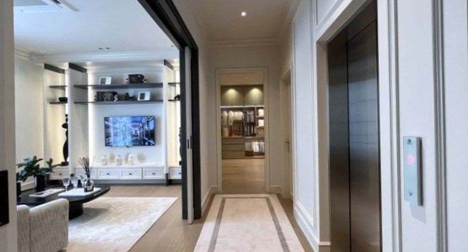 For sale 4 bedrooms house in Suan Luang, Bangkok