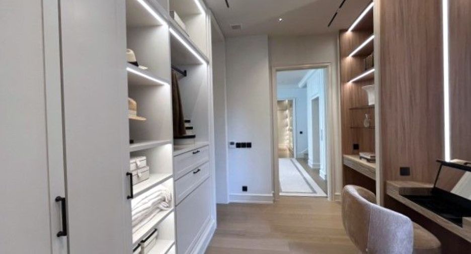 For sale 4 bedrooms house in Suan Luang, Bangkok