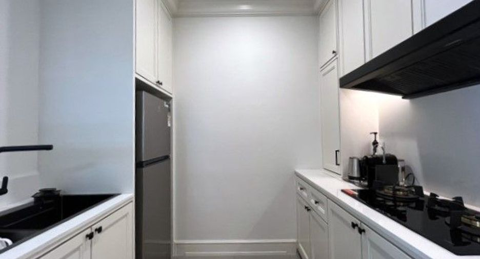 For sale 4 bedrooms house in Suan Luang, Bangkok