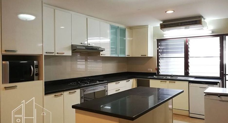 For rent 4 ベッドルーム apartment in Khlong Toei, Bangkok