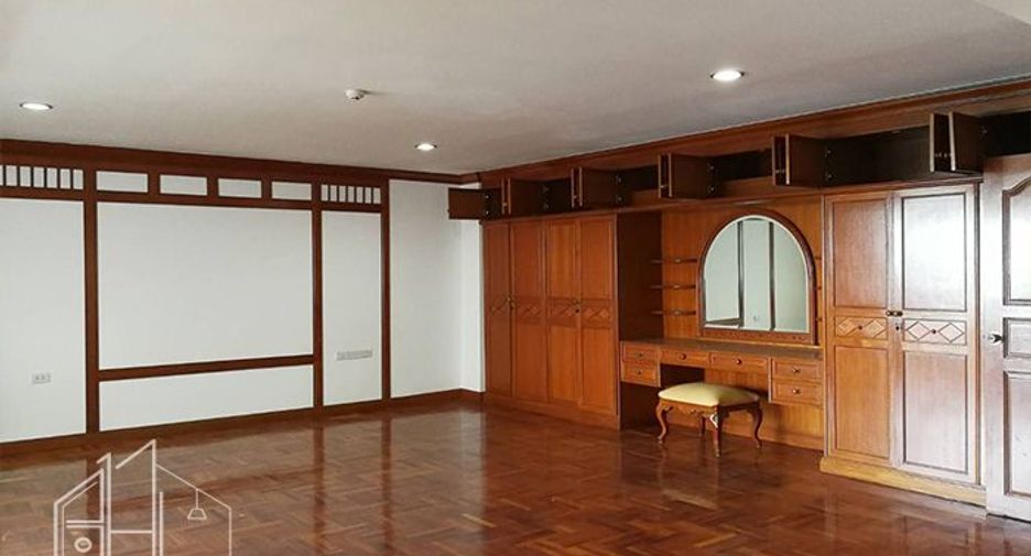 For rent 4 ベッドルーム apartment in Khlong Toei, Bangkok