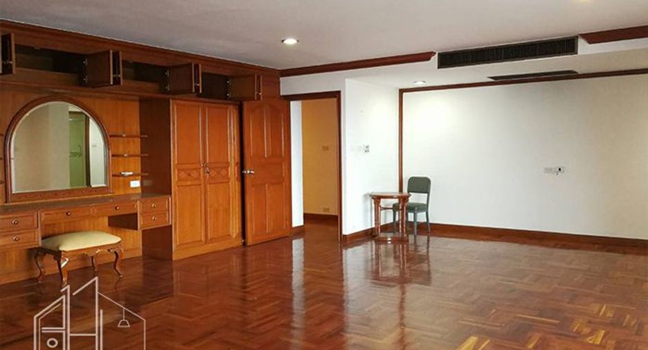 For rent 4 ベッドルーム apartment in Khlong Toei, Bangkok
