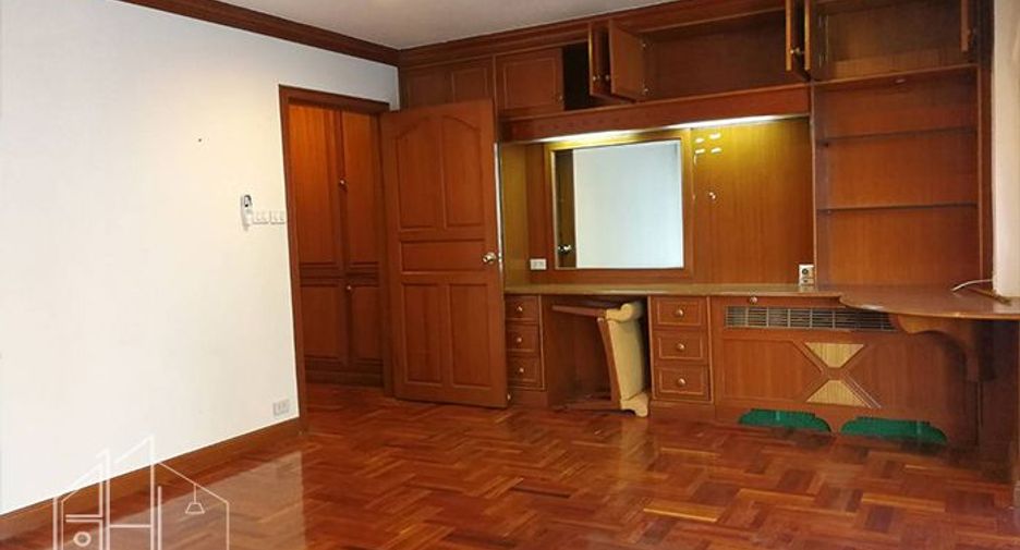 For rent 4 ベッドルーム apartment in Khlong Toei, Bangkok