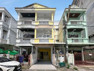 Casa adosada en venta de 4 habitaciones en Mueang Nonthaburi, Nonthaburi