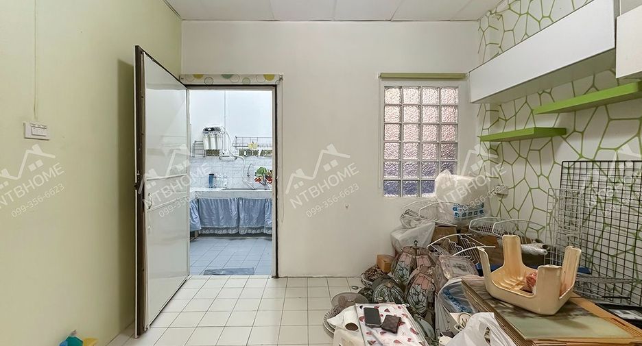 Casa adosada en venta de 4 habitaciones en Mueang Nonthaburi, Nonthaburi