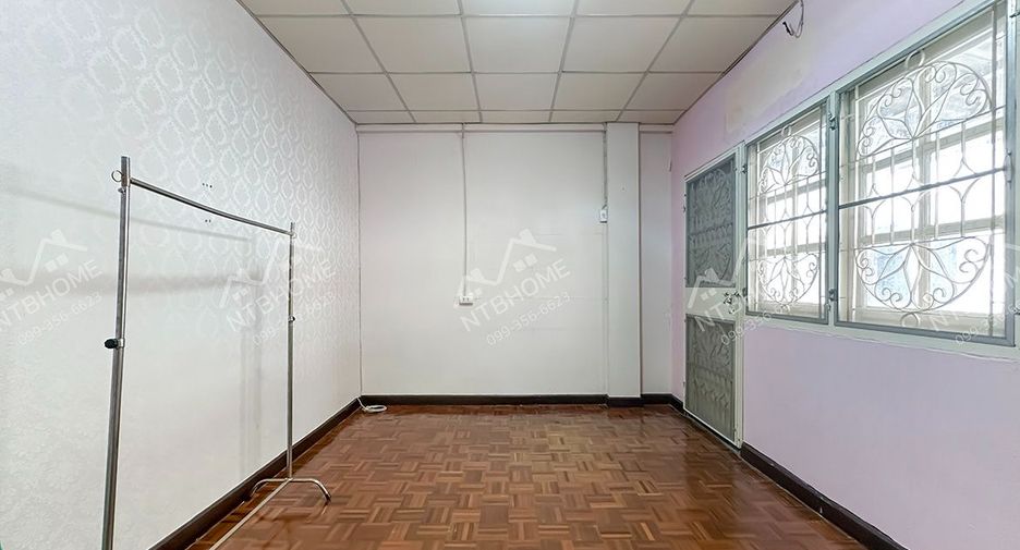 Casa adosada en venta de 4 habitaciones en Mueang Nonthaburi, Nonthaburi