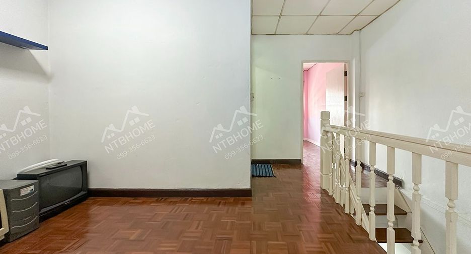 Casa adosada en venta de 4 habitaciones en Mueang Nonthaburi, Nonthaburi
