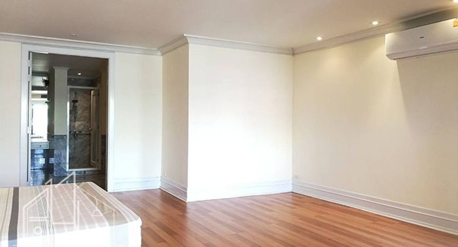 Condo en alquiler de 3 habitaciones en Khlong Toei, Bangkok