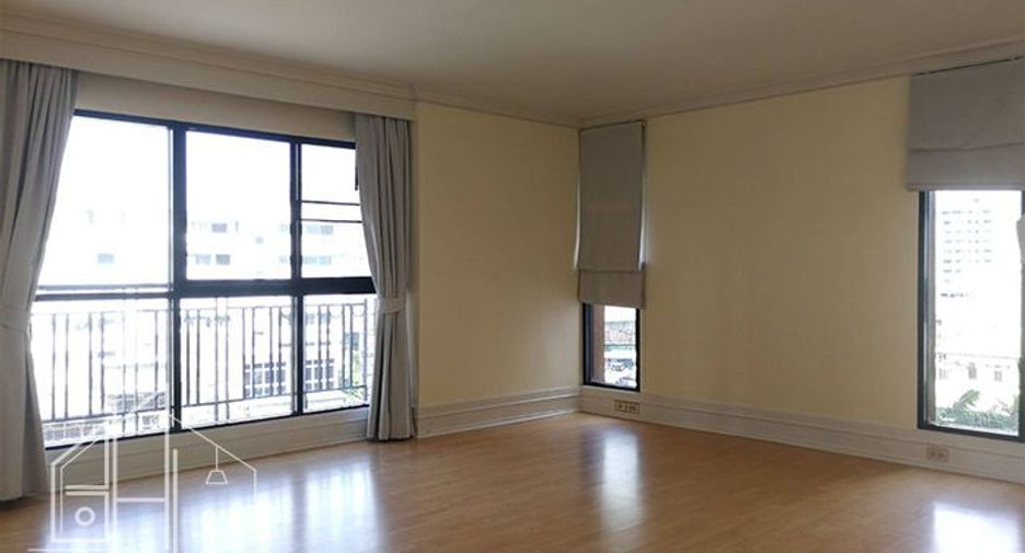 Condo en alquiler de 3 habitaciones en Khlong Toei, Bangkok