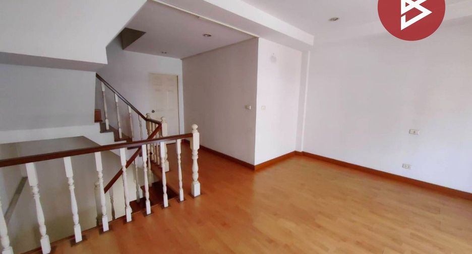 For sale 3 bedrooms townhouse in Bang Khae, Bangkok