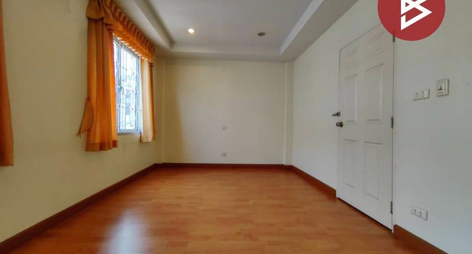 For sale 3 bedrooms townhouse in Bang Khae, Bangkok