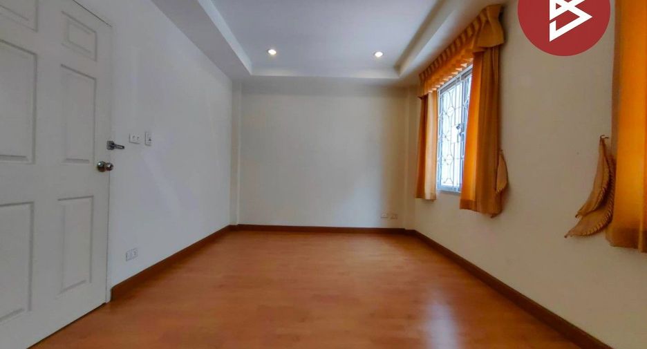 For sale 3 bedrooms townhouse in Bang Khae, Bangkok