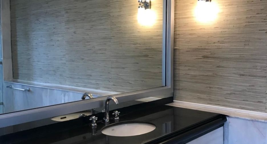 Apartamento en alquiler de 4 habitaciones en Khlong Toei, Bangkok