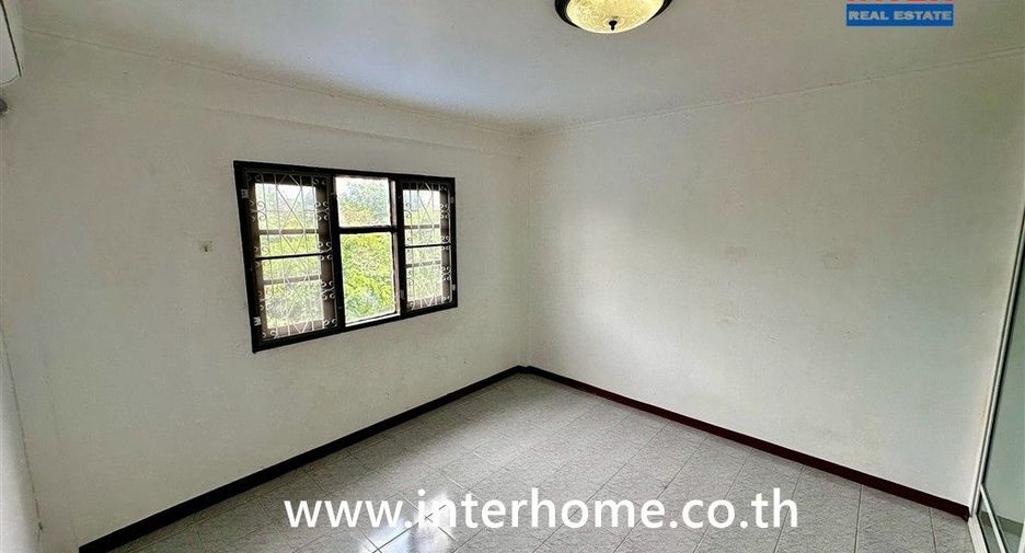 Casa adosada en venta de 4 habitaciones en Bang Bua Thong, Nonthaburi