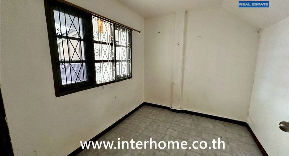 Casa adosada en venta de 4 habitaciones en Bang Bua Thong, Nonthaburi