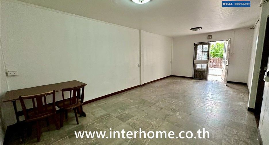 Casa adosada en venta de 4 habitaciones en Bang Bua Thong, Nonthaburi