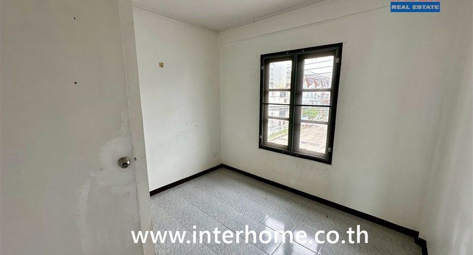 Casa adosada en venta de 4 habitaciones en Bang Bua Thong, Nonthaburi