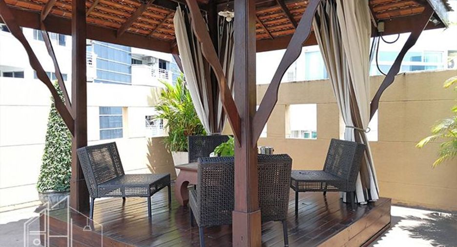 Condo en alquiler de 3 habitaciones en Khlong Toei, Bangkok