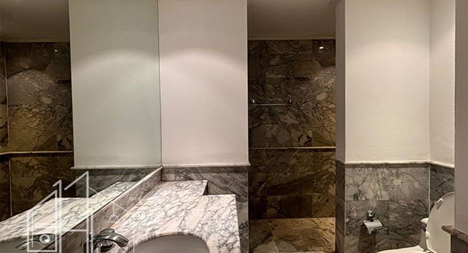 Apartamento en alquiler de 3 habitaciones en Khlong Toei, Bangkok