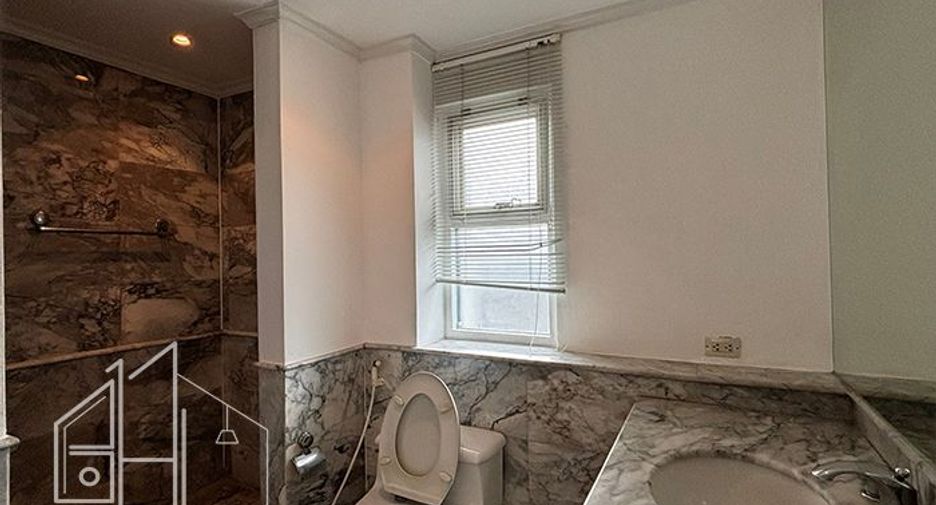 Apartamento en alquiler de 3 habitaciones en Khlong Toei, Bangkok