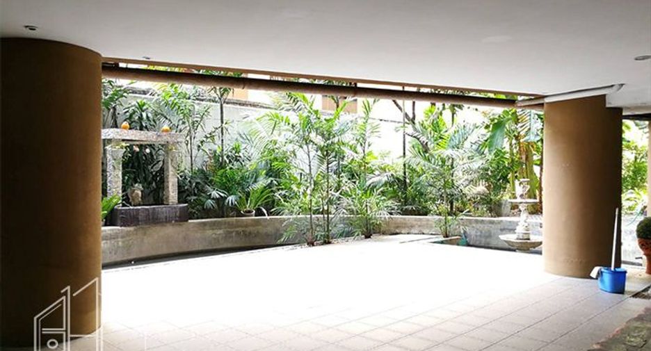Apartamento en alquiler de 3 habitaciones en Khlong Toei, Bangkok