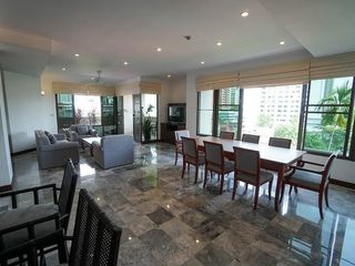 Condo en alquiler de 3 habitaciones en Watthana, Bangkok