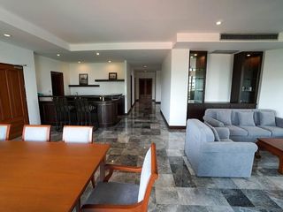 Condo en alquiler de 3 habitaciones en Watthana, Bangkok