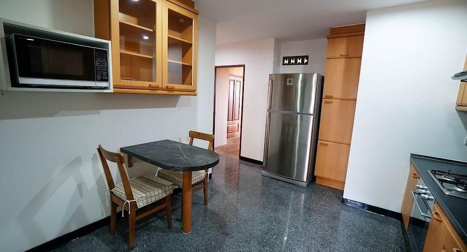 For rent 3 bedrooms condo in Watthana, Bangkok