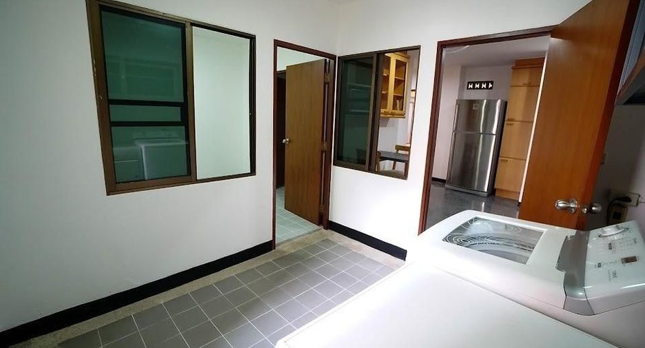 For rent 3 bedrooms condo in Watthana, Bangkok