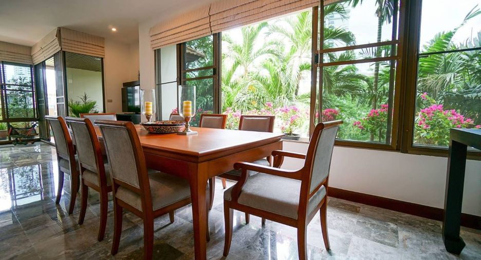 For rent 3 bedrooms apartment in Watthana, Bangkok