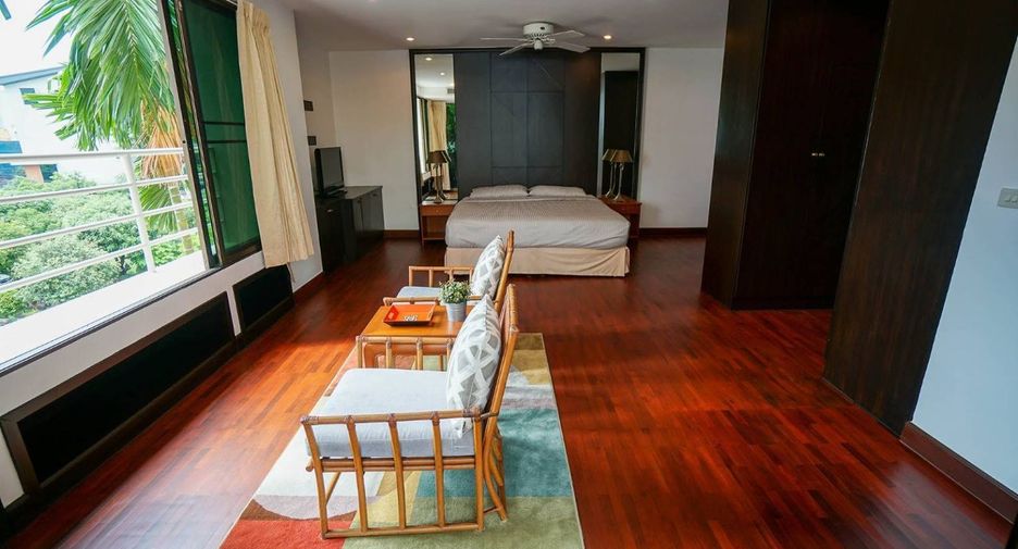 For rent 3 bedrooms apartment in Watthana, Bangkok