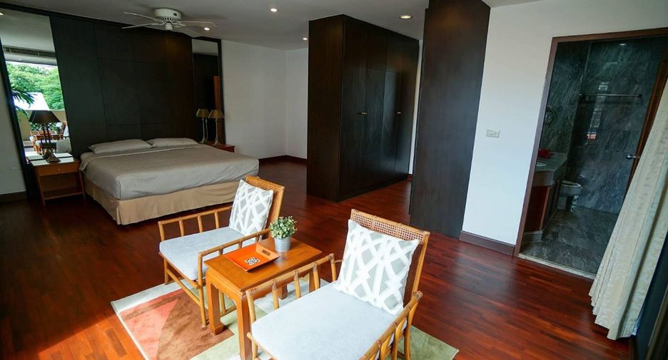 For rent 3 bedrooms apartment in Watthana, Bangkok