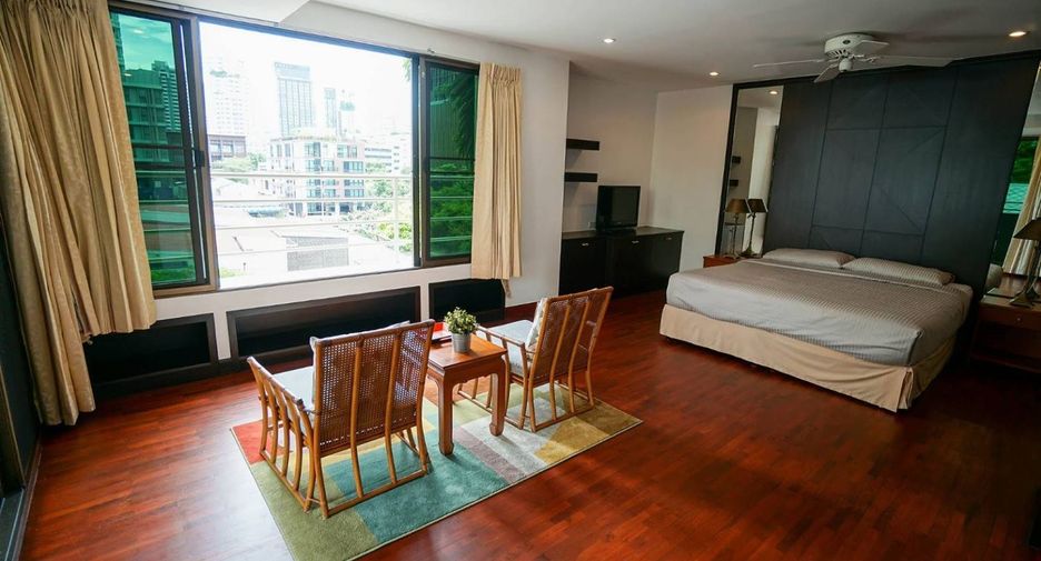 For rent 3 bedrooms apartment in Watthana, Bangkok