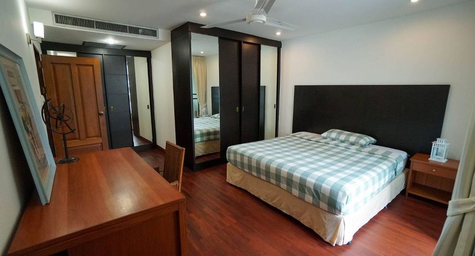 For rent 3 bedrooms apartment in Watthana, Bangkok
