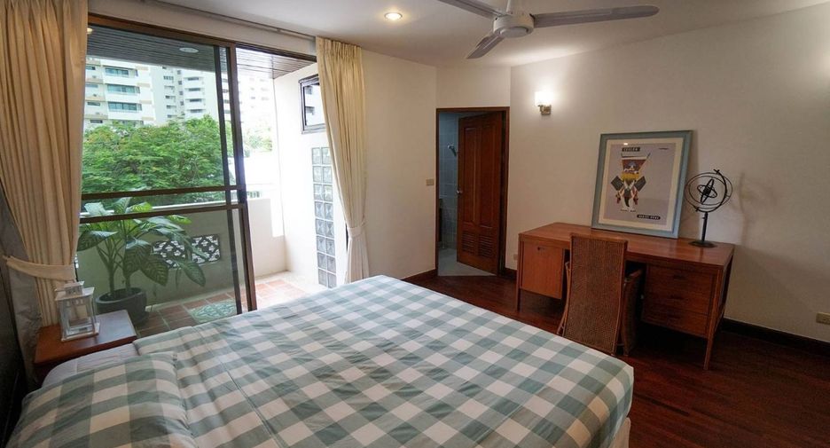 For rent 3 bedrooms apartment in Watthana, Bangkok