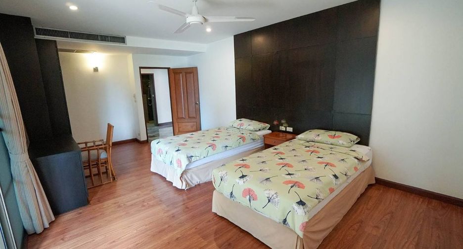 For rent 3 bedrooms apartment in Watthana, Bangkok