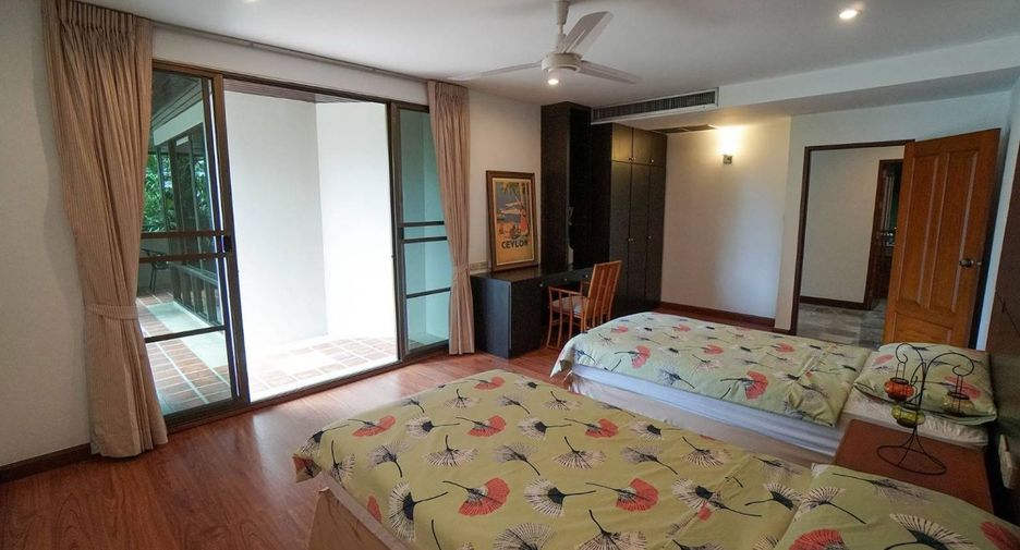 For rent 3 bedrooms apartment in Watthana, Bangkok