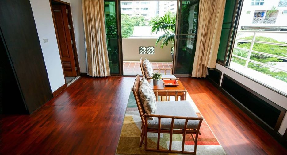 For rent 3 bedrooms apartment in Watthana, Bangkok