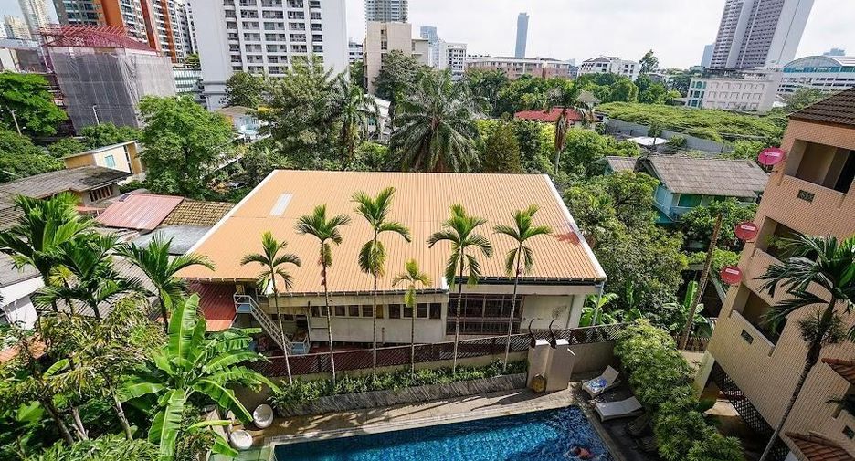 For rent 3 bedrooms apartment in Watthana, Bangkok