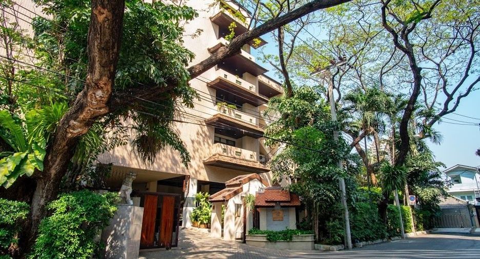 For rent 3 bedrooms apartment in Watthana, Bangkok