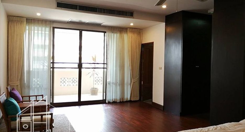 For rent 3 bedrooms condo in Watthana, Bangkok